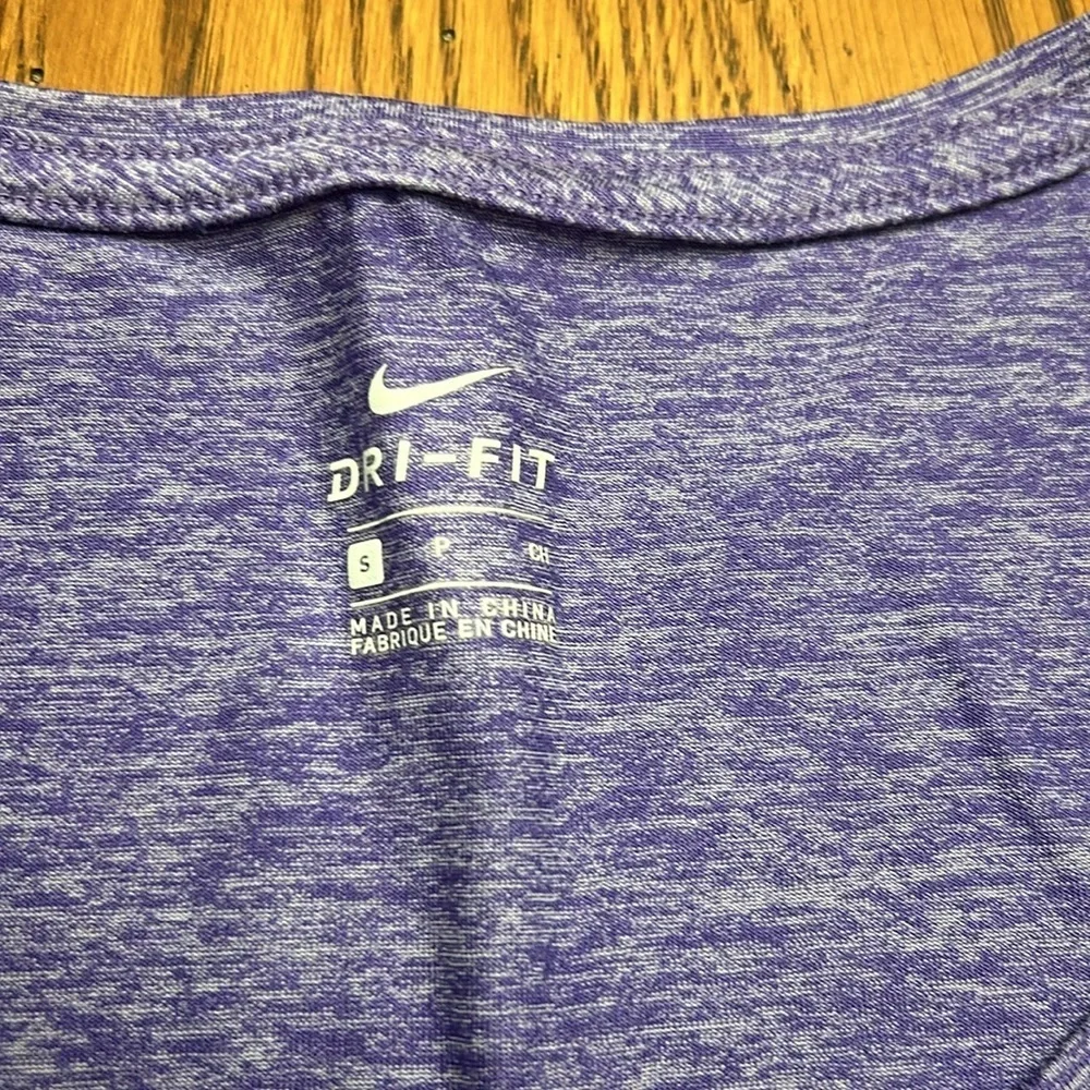 Nike Top/3